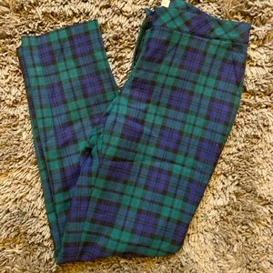 Green and navy blue vineyard vines dress pants. Size 4
